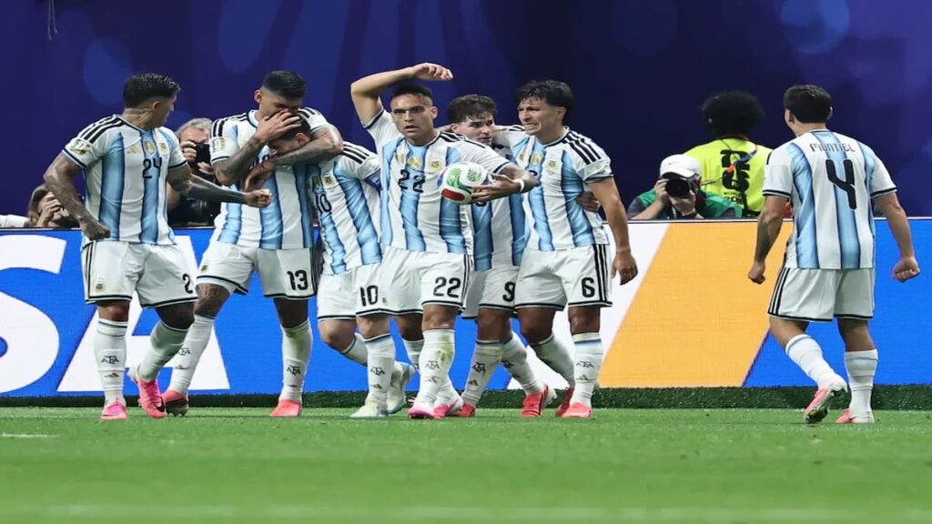 Argentina remontó un partido inolvidable El equipo dirigido por Lionel Scaloni lo perdía por dos tantos
