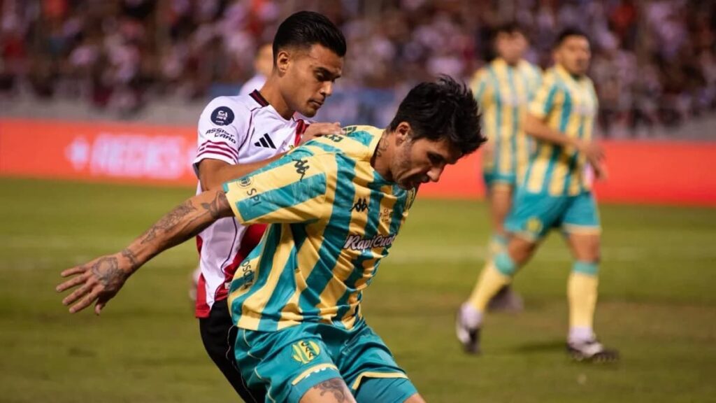Aldosivi dio el gran golpe. River quedó eliminado de la Copa Argentina.