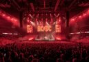 AC/DC durante un recital masivo en el estadio River Plate