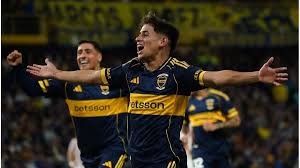 Boca celebra el gol de Aranda ante Instituto en La Bombonera