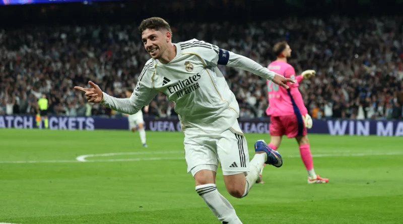 Noche histórica en el Bernabéu: Valverde marcó un triplete en el triunfo del Real Madrid