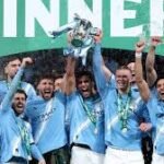 Jugadores de Manchester City celebran el título de la Carabao Cup