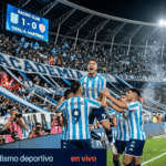 Maravilla Martínez celebra un gol en Racing