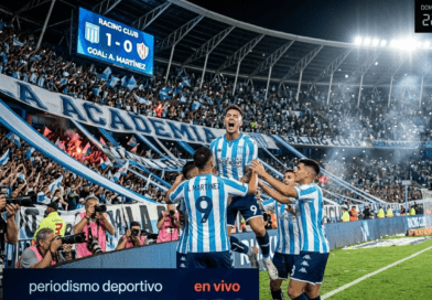 Maravilla Martínez celebra un gol en Racing