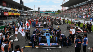 Autos en la parrilla del Gran Premio de Japón