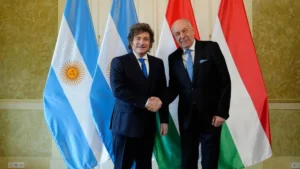 Javier Milei durante una visita oficial en Hungría