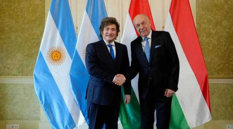 Javier Milei durante una visita oficial en Hungría