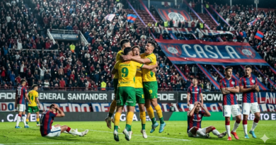 jugadores de Defensa y Justicia celebrando ante San Lorenzo