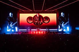 Soda Stereo en el estreno del show Ecos en el Movistar Arena