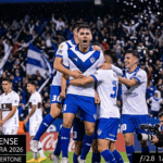 Vélez en ataque ante Platense durante el Torneo Apertura 2026