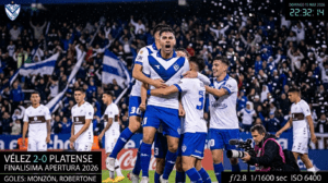 Vélez en ataque ante Platense durante el Torneo Apertura 2026