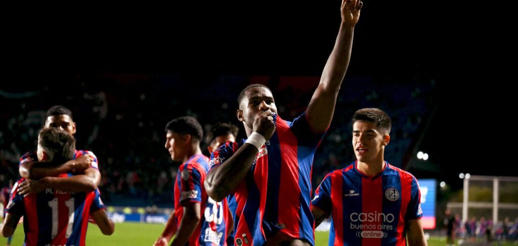 San Lorenzo celebran un gol