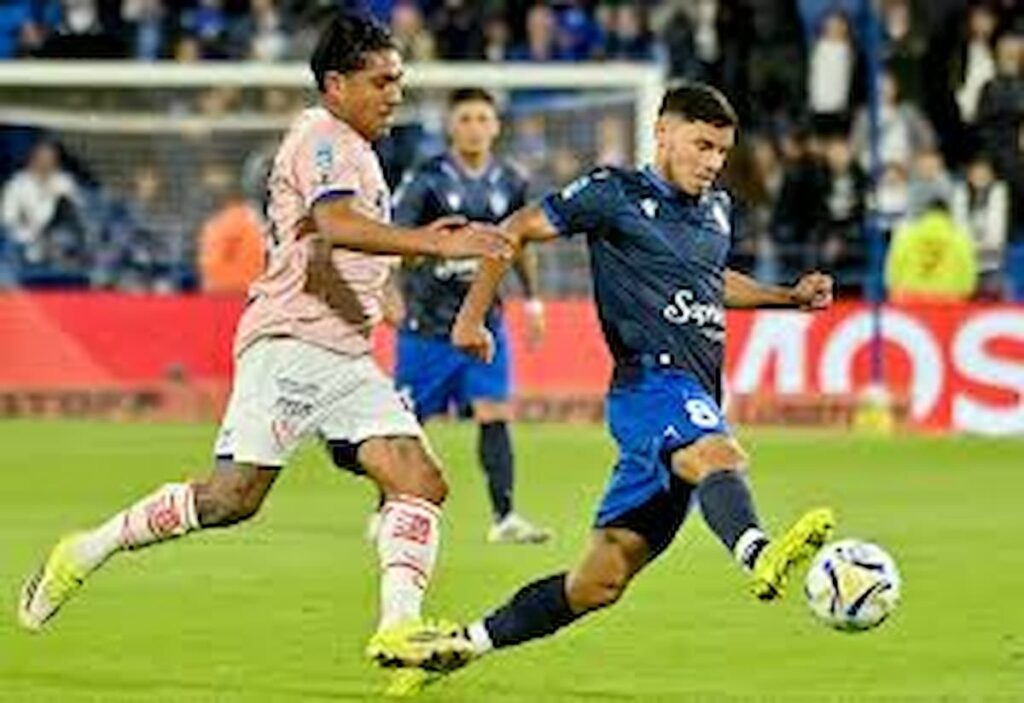 Empate 2-2 en Liniers: Vélez y Unión repartieron puntos en un duelo clave