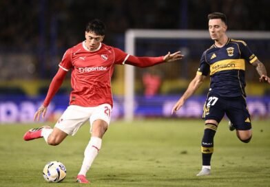 Partido entre Boca e Independiente en La Bombonera por el Torneo Apertura 2026
