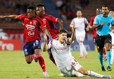 Estudiantes rescató un punto ante Medellín tras un partido de dos caras en su estreno copero