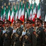 Miembros de la Guardia Revolucionaria Islámica durante una formación militar en Irán