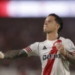 River ganó sin brillar ante Carabobo y llega al Superclásico con una victoria clave Jugadores de River celebran el gol ante Carabobo en el estadio Monumental