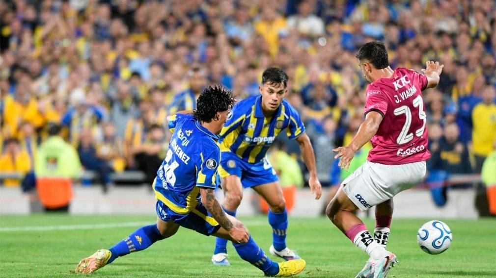 partido disputado en el Gigante de Arroyito por la primera fecha del grupo.