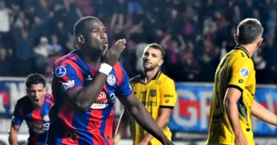 Jugadores de San Lorenzo celebran un gol ante Deportivo Cuenca en la Sudamericana 2026