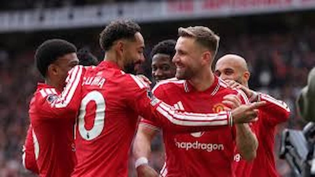 Con Lisandro Martínez como titular, Manchester United derrotó a Forest y cerró con triunfo en Old Trafford
