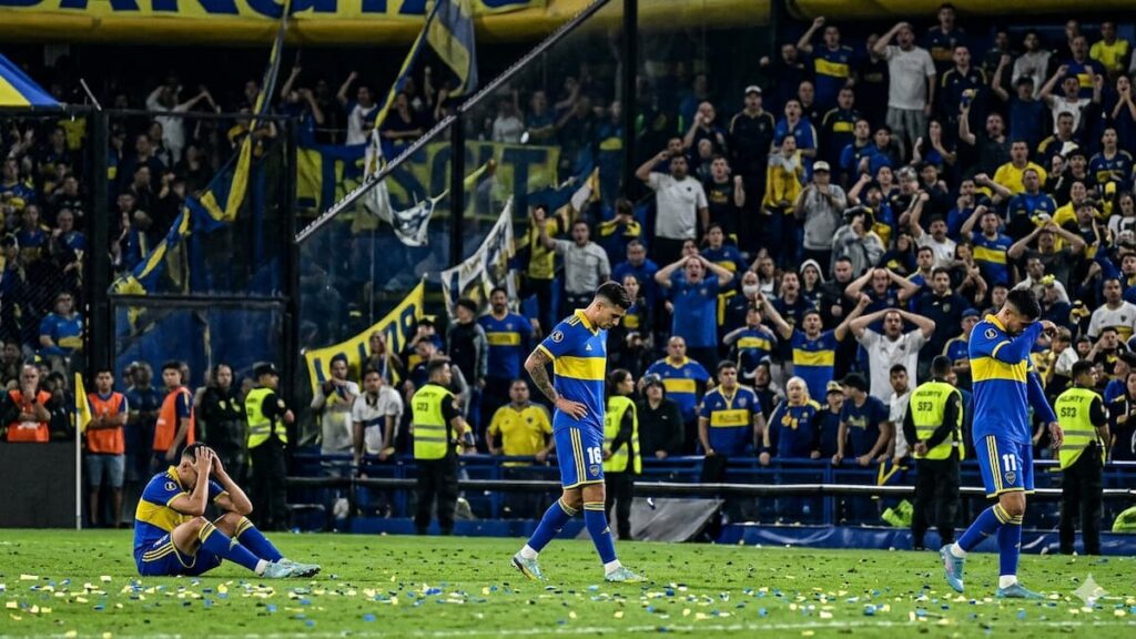 Boca quedó eliminado de la Libertadores y La Bombonera explotó contra jugadores, cuerpo técnico y dirigentes
