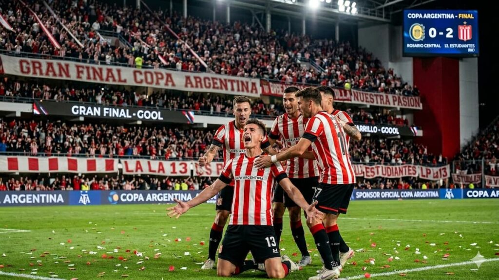 Guido Carrillo celebra el primer gol de Estudiantes