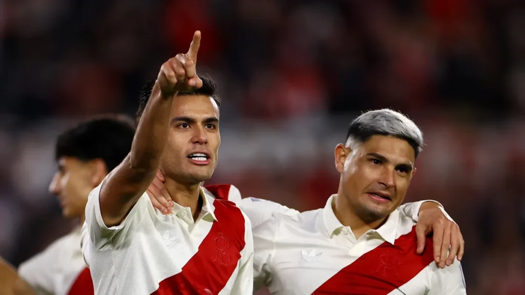 Maxi Salas abrió el triunfo de River