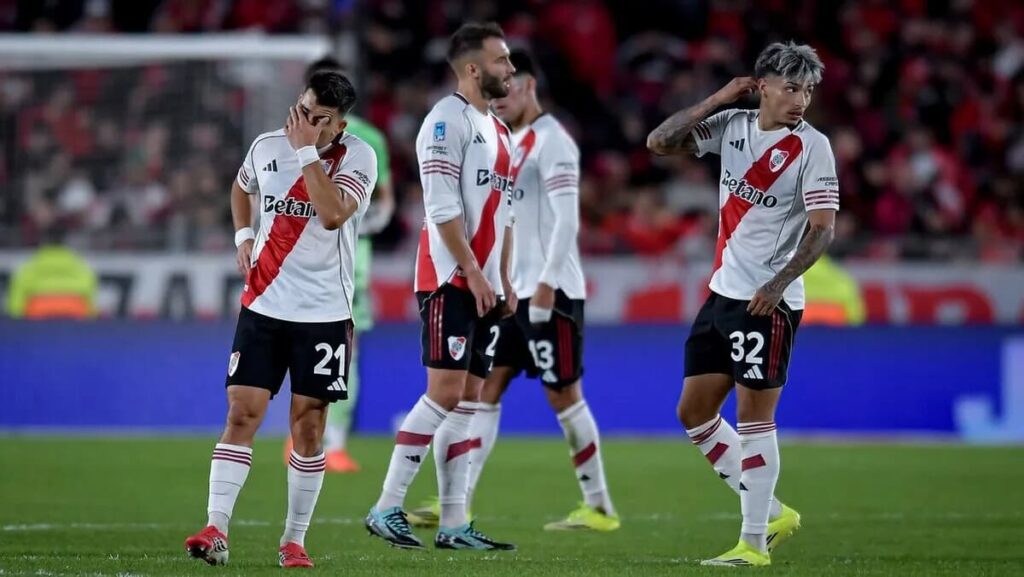 River fue sorprendido