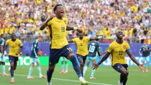 Ecuador vence 2-1 a Alemania y clasifica a 16vos