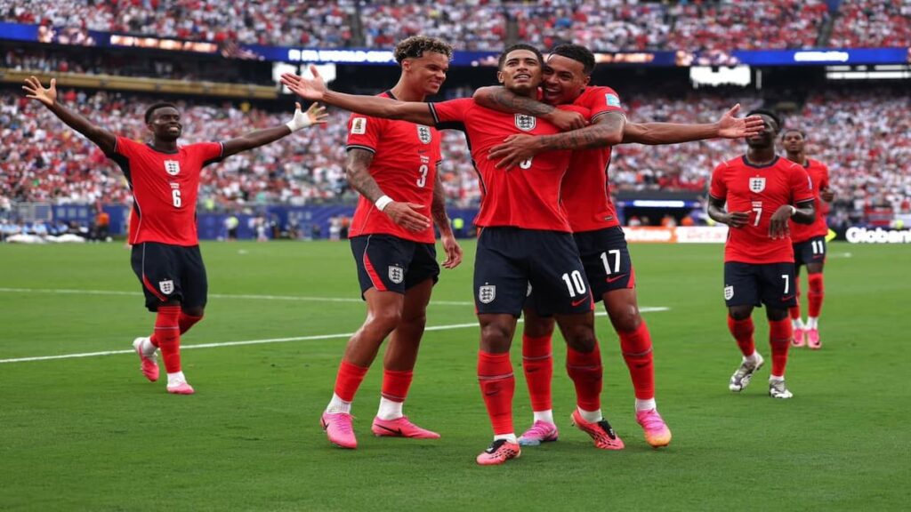 El capitán inglés amplió la ventaja con un preciso cabezazo.