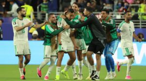 Argelia remontó ante Jordania y Argentina aseguró el primer puesto del Grupo J Argelia le ganó 2-1 a Jordania