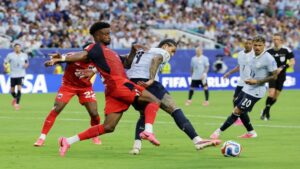 Uruguay empató con Cabo Verde 2 a 2 por la fase de grupos