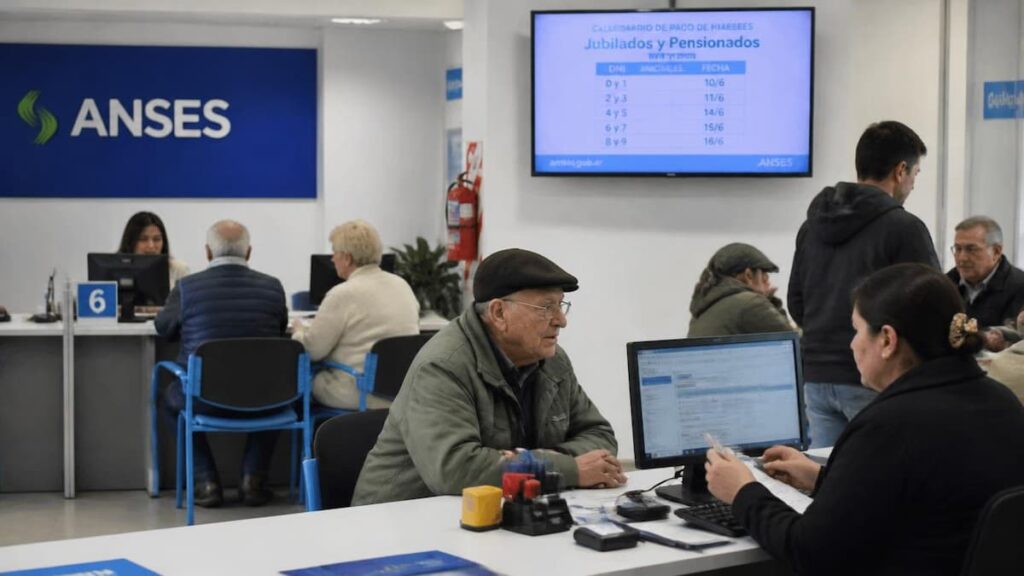 ubilados consultan calendario de pagos de ANSES junio 2026