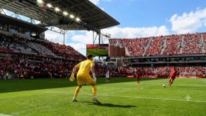 Canadá rescató un empate ante Bosnia y arrancó el Mundial 2026 sumando en casa Cyle Larin durante el partido frente a Bosnia-Herzegovina