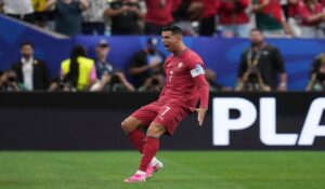 Portugal goleó a Uzbekistán con un doblete de Cristiano Ronaldo en Houston Con doblete de Cristiano, Portugal goleó a Uzbekistán
