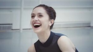 Marianela Núñez, la argentina que brilla en el Royal Ballet desde hace casi 30 años Marianela Núñez entra a la sala de ensayo Frederick Ashton del Royal Opera House de Londres con una camiseta rosa de Lionel Messi