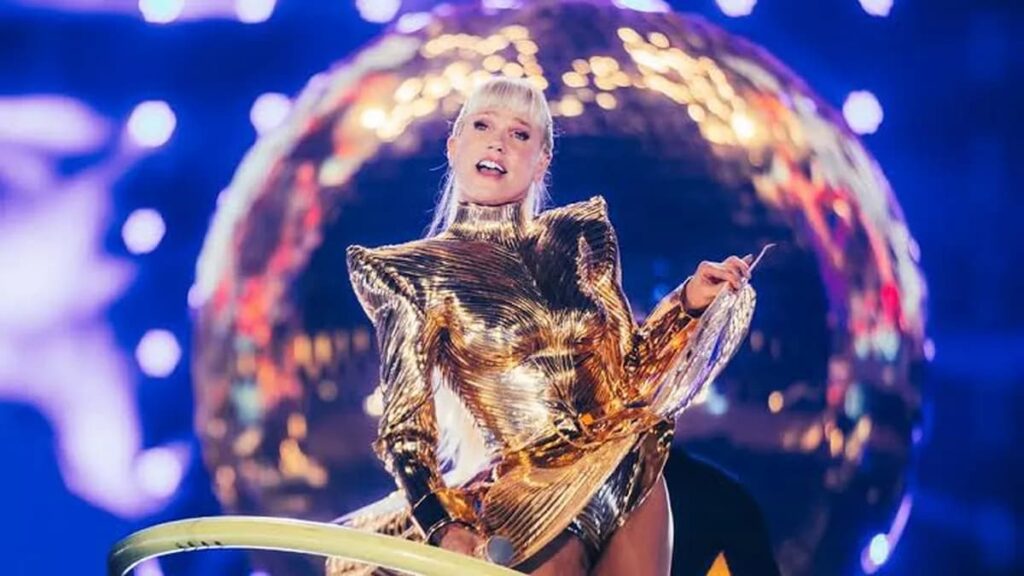 La artista brasileña defendió su regreso a los escenarios