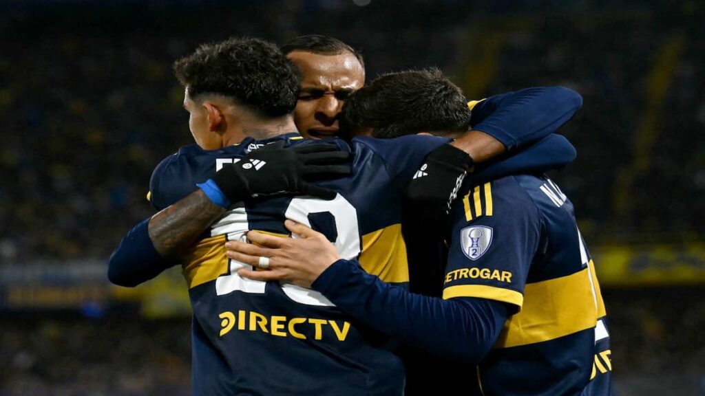 Jugadores de Boca celebran un gol en la Copa Sudamericana.