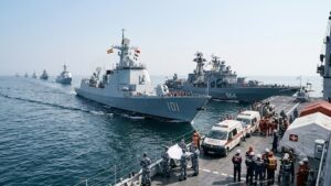 China y Rusia realizarán ejercicios navales conjuntos en el mar Amarillo y el Pacífico Buques de China y Rusia durante maniobras navales.