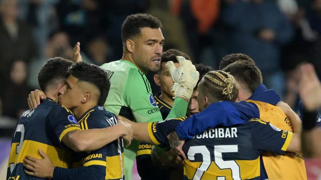 Boca sufrió en Chile, pero ganó por penales y sigue en carrera en la Sudamericana