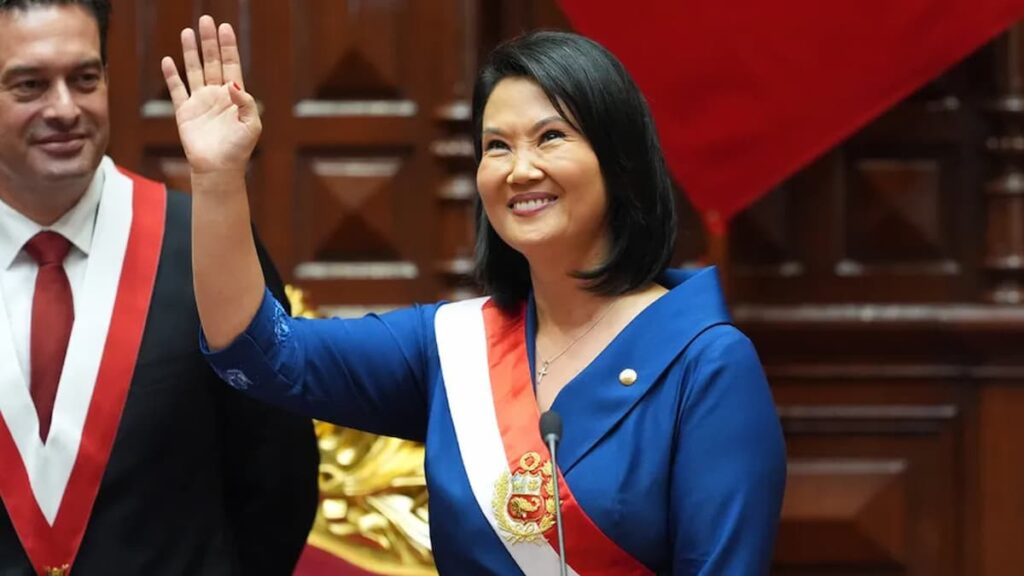 Keiko Fujimori asumió la presidencia y reabre el debate sobre el legado de su padre