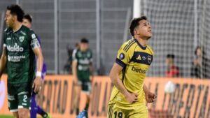 Boca derrotó a Sarmiento y avanzó a los octavos de final de la Copa Argentina Leonel Flores celebra su primer gol con Boca.