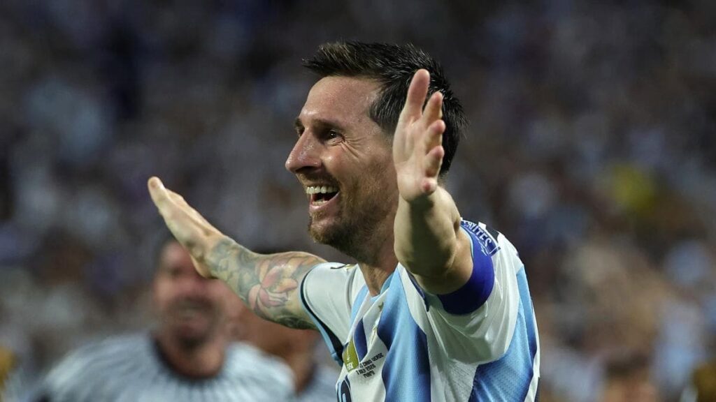 Lionel Messi celebra el gol de Argentina.