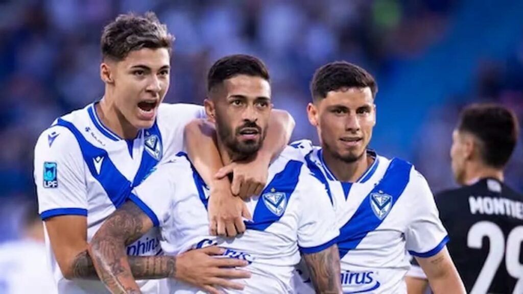Vélez debutó con un triunfo ante Instituto gracias a un gol de Manuel Lanzini