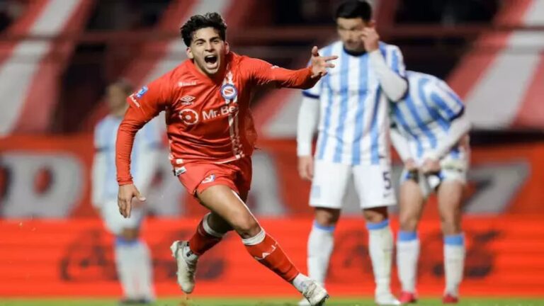 Argentinos Juniors se hizo fuerte ante Racing