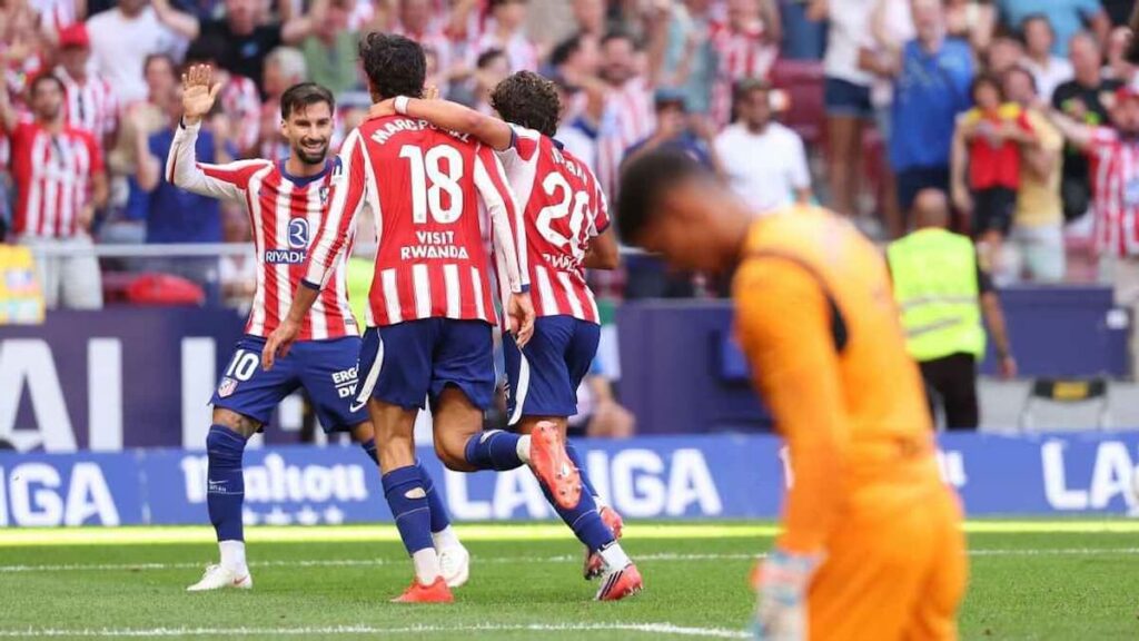 Atlético Madrid, con uno menos, rescató un empate