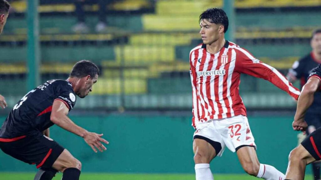 Estudiantes le ganó 3 a 1 a Barracas Central en el Estadio Norberto Tito Tomaghello 