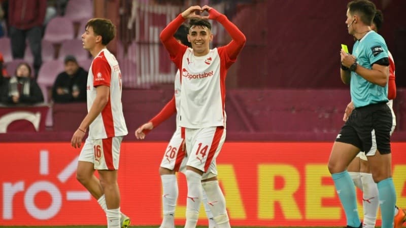 Independiente venció a Lanús y se metió en la pelea 