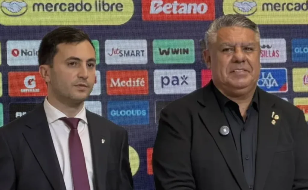 Di Carlo fue a fondo, le apuntó a los horrores arbitrales