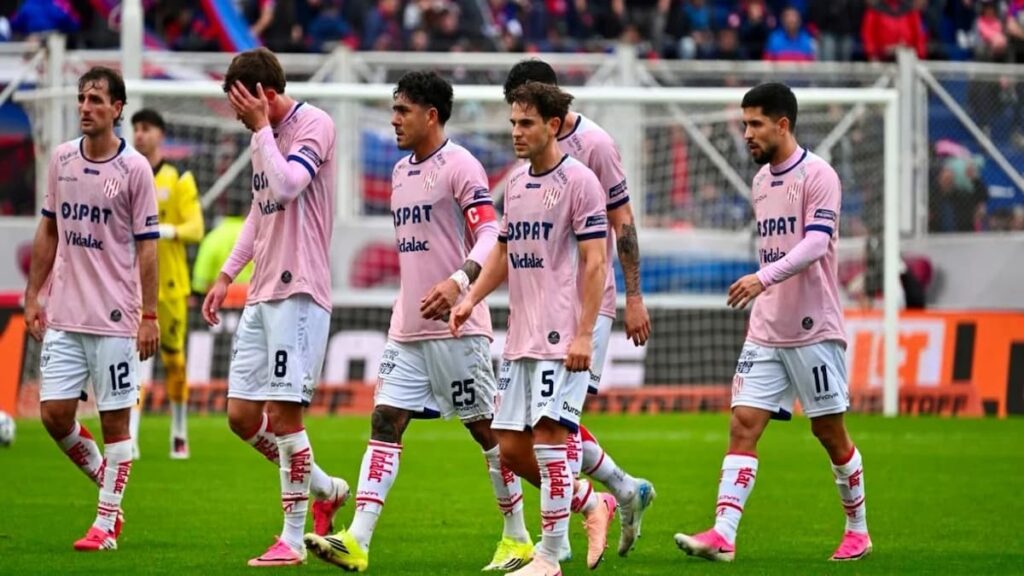 Unión se enfrentó este sábado por la siesta ante San Lorenzo de Almagro por la fecha 5 del Torneo Clausura de la Copa de la Liga Profesional de fútbol de AFA.